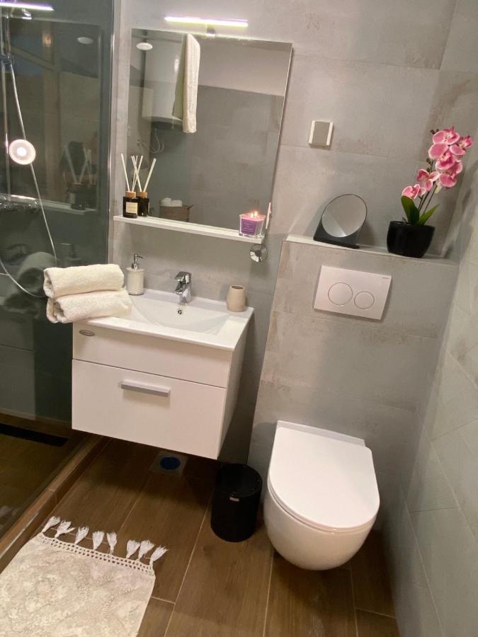 Sunny Apartment In غييكا المظهر الخارجي الصورة